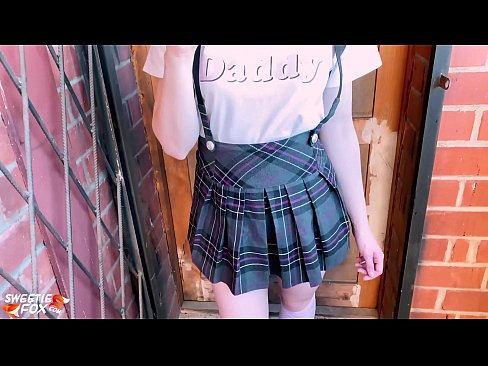 ❤️ Schoolgirl ດູດ dick ຂອງນາງເລິກແລະ fucks ແທນທີ່ຈະຫ້ອງຮຽນ. ️❌ ວິດີໂອເພັນ ຢູ່ພວກເຮົາ ❤